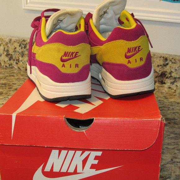 Nike Air Max 1 Premium 'Dynamic Berry' - Picture 3 of 5